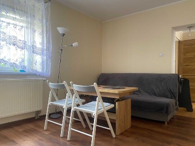 Bez prowizji. Na sprzedaż 2 pokojowe mieszkanie w bloku na parterze w Śródmieściu Bytomia.