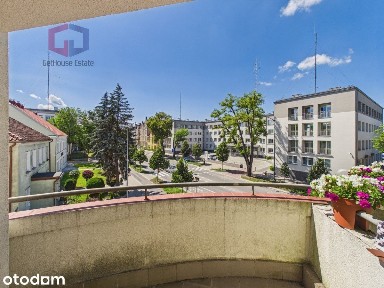 Centrum, 2 balkony, miejsce w hali, 3-stronne