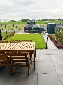SŁUPSK / DOSTĘPNY OD RĘKI / WYKOŃCZONY POD KLUCZ 3-pokojowy apartament premium z tarasem i ogródkiem 65m2 / fotowoltaika i pompa ciepła w cenie