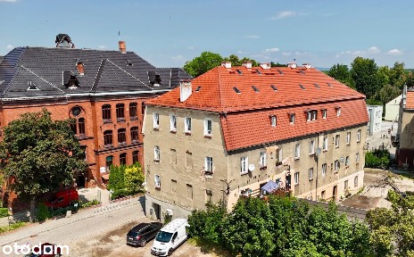 *Pakiet inwestycyjny - 4 lokale mieszkalne przy dzierżoniowskim Rynku*