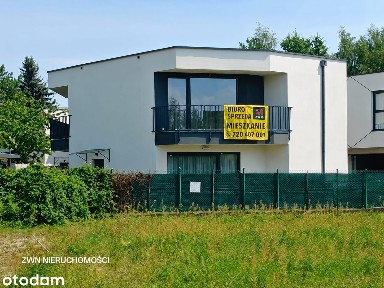 85 m : 4 pokoje 2 łazienki 3 balkony zamknięte osiedle osobne wejście