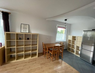 Wynajmę mieszkanie 54m2, 3 pokoje (dwa pokoje+salon z aneksem kuchennym)