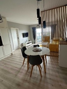 Klasztorna 2a, mieszkanie do wynajęcia 2-pokoje, kuchnia, jadalnia, balkon + komórka lokatorska i garaż, dino