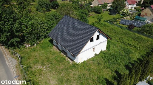 Dom wolnostojący w stanie surowym otwartym
