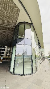 Duży, przeszklony lokal usługowy na parterze, Wola Tower