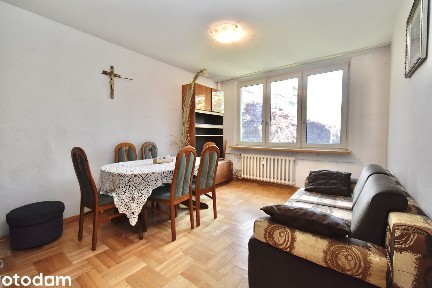 Mieszkanie 4-pokojowe z balkonem na sprzedaż.