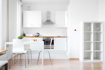 Studio z dużą garderobą | Trio Apartments | Stawki 2A | Ciche patio | Walk-in closet
