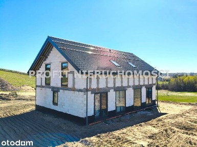 Dom dwulokalowy z fotowoltaiką i pompą ciepła