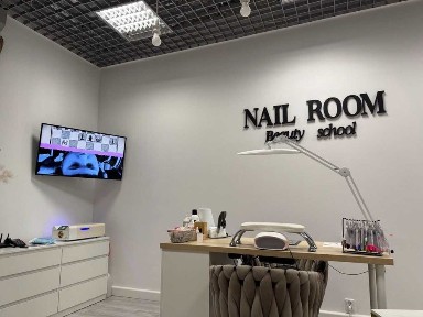 Stanowisko do manicure na wynajem | Salon | Autoklaw | Parking 1600zt