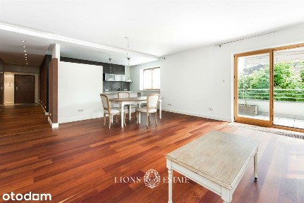 Atrakcyjny apartament na tyłach pałacu w Wilanowie