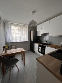 2 pokoje na 1. PIĘTRZE z balkonem! Nowa kuchnia, piwnica. 46 m2