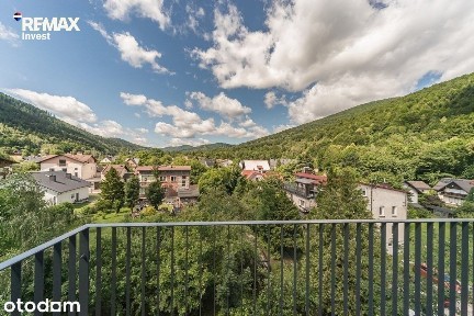 Duże mieszkanie z balkonem i antresolą