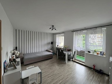 Mieszkanie 60,9m2. 3 pokoje / 1 piętro / spokojna dzielnica / duża piwnica / Os. Różane.