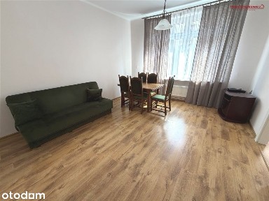 Centrum - 3 pokoje, oddzielna kuchnia,1 piętro