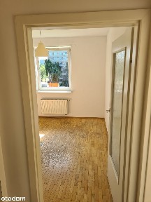 Mieszkanie 1-pokojowe z oddzielną kuchnią i balkonem w Czyżynach