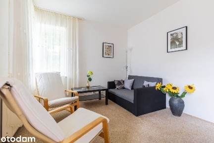 Przytulne, ciche 2 pokoje + m. w garażu + balkon + pom użytkowe