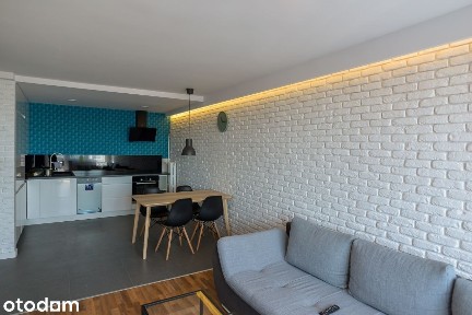 Mieszkanie 42 m² w Śródmieściu - balkon i winda