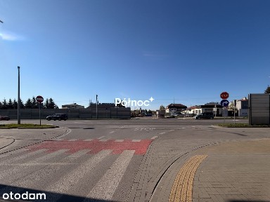 Budynek który służy jako dom lub lokal