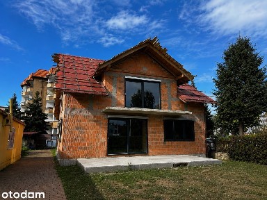Dom 260m² pod biznes i wynajem! Prywatny parking, garaże i lokal !