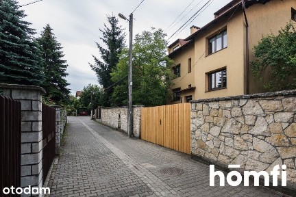 Dom Wolnostojący/ Siedziba Firmy W Krakowie