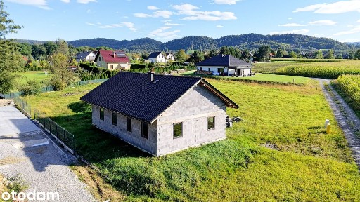 Parterowy dom 100m2 na dużej pięknej działce.