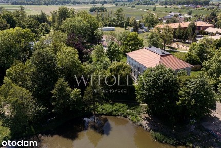 Pałac z 1845 roku | 17 km od Wrocławia |