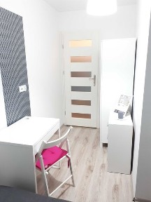 Mieszkanie przy Rondo Barei, ul. Powstańców, Capgemini, Politechnika U. Ekonomiczny, AWF, U. Rolniczy, U. Pedagogiczny.