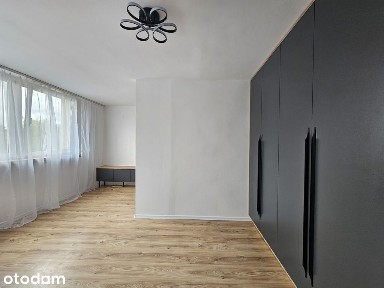Kawalerka z aneksem sypialnym i oddzielną kuchnią