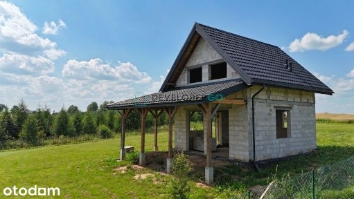 Dom w stanie surowym z widokiem na jezioro Golubie