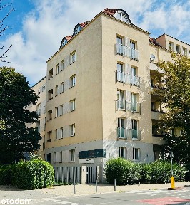 Przestronne biuro w kamienicy z windą oraz piwnicą 20 m2