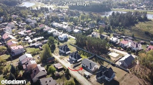 Dom wolnostojący z ogrodem w spokojnej okolicy