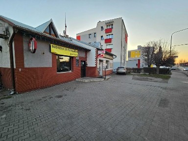 Wynajmę lokal użytkowy pod branże beauty, kosmetolog, fryzjer, sklep, biuro lub gastronomie, kebab - Radlin główna ul. Korfantego vis-a-vis basenu