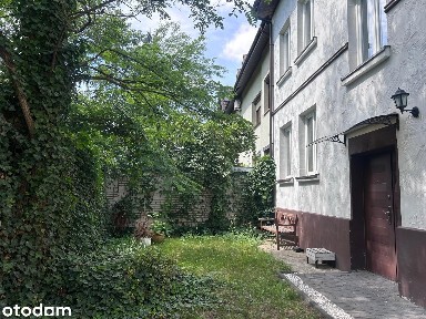 REZERWACJA: Klimatyczne mieszkanie w stuletniej kamienicy