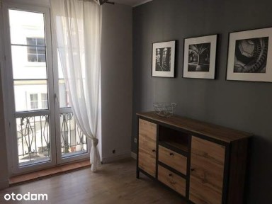 Kawalerka 35 m2 w kamienicy w centrum