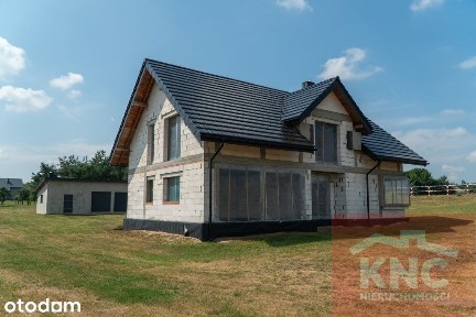 Dom w stanie surowym z dużą działką