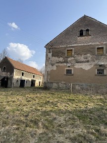 Dom z działka 84 ary