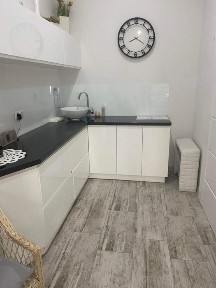 Do wynajecia caly dom lub pomieszczenia usługowe lub mieszkalne.