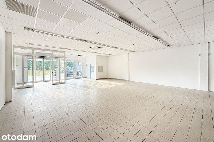 Lokal handlowy przy Biedronce, duży parking.