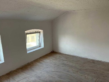 2 pokoje + kuchnia, 41 m2, III p. - poddasze, Śródmieście - umowa na czas nieokreślony - 26 tys. zł