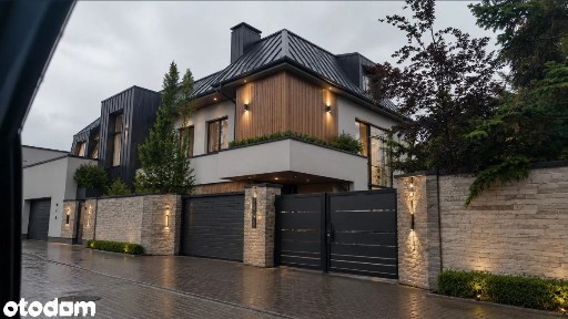 Dom z ogromnym potencjałem | Wawer | 575,8 m² | Działka narożna 800 m²