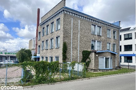Lokal na sprzedaż z parkingiem i witryną