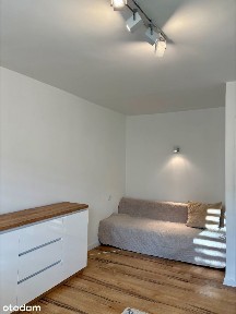 Kawalerka w super lokalizacji róg Sobieskiego i Dolnej.