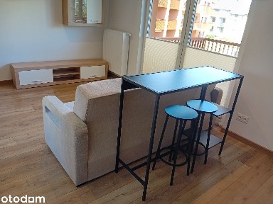 Nowa kawalerka Sarnie osiedle miejsce parkingowe w cenie, balkon.