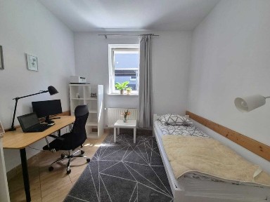 Pokoje Medyk Katowice-Ligota, prywatny Akademik, WIFI, Ogród, aneks kuchenny, 4 minuty od Śląskiego Uniwersytetu Medycznego
