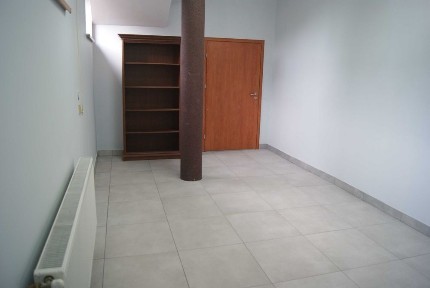 Wynajmę lokal o powierzchni 20m2 + duży parking