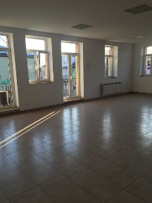 Wynajmę lokal 100 m2 w centrum Parczewa ul. Kościelna 3