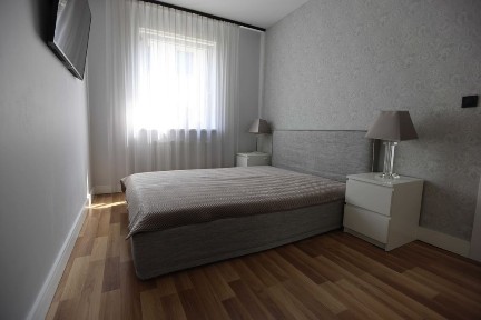 Do wynajęcia zadbane mieszkanie 50 m² z balkonem i garażem - Warszawa Wawer