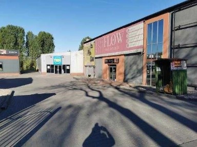 lokal USŁUGOWO-HANDLOWY przy Biedronce i Tedi