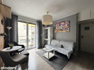 2 pokoje, oddzielna kuchnia, balkon francuski, 2015r, winda, tramwaj