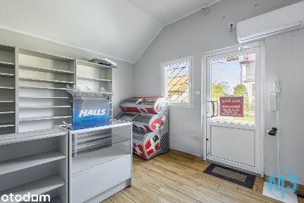 Z klimatyzacją i ogródkiem. Gotowiec pod sklep, biuro lub gabinet.